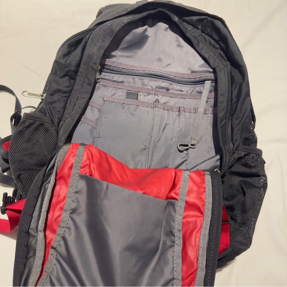 The North Face Recon Red Black Backpack Hiking School College Travel - Picture 2 of 10